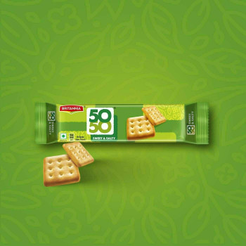 Britannia 50-50 Sweet & Salty Biscuits 76g
